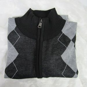 Store 68 Diamond Plaid Pattern Sweater